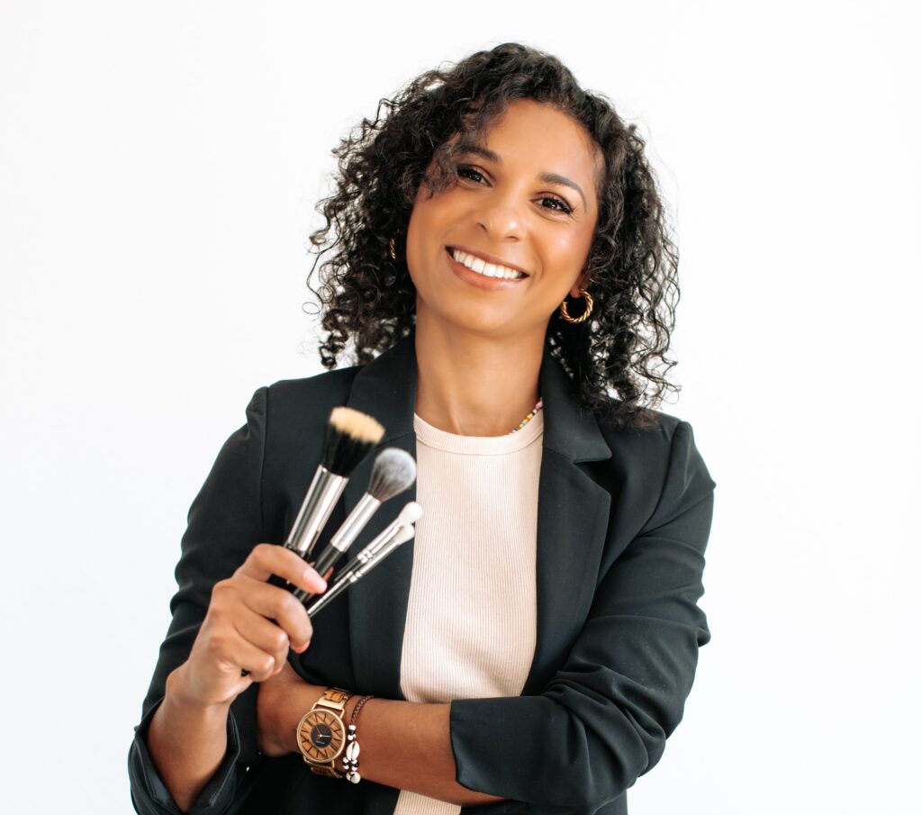 Makeup Artist_Hairstylist Sarah Oertelt